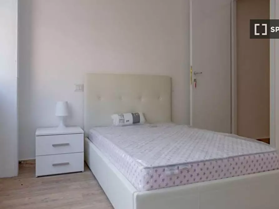 Immagine 2 di Camera condivisa in affitto  in VIA STRADIVARI a Milano