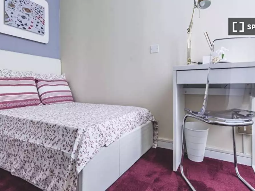 Immagine 1 di Camera condivisa in affitto  in Viale Nazario Sauro a Milano