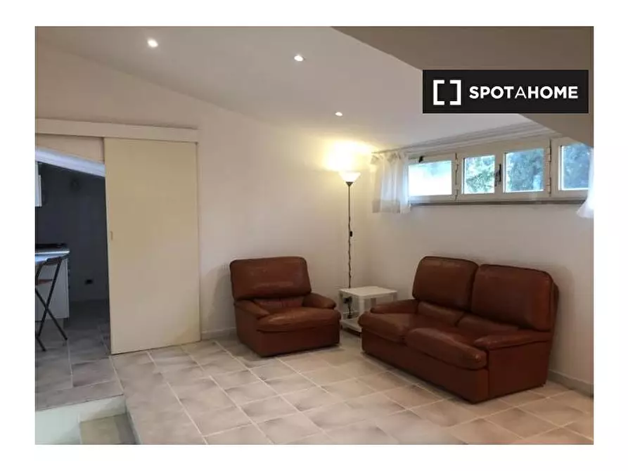 Immagine 13 di Appartamento in affitto  in P.za dei Giuochi Delfici a Roma