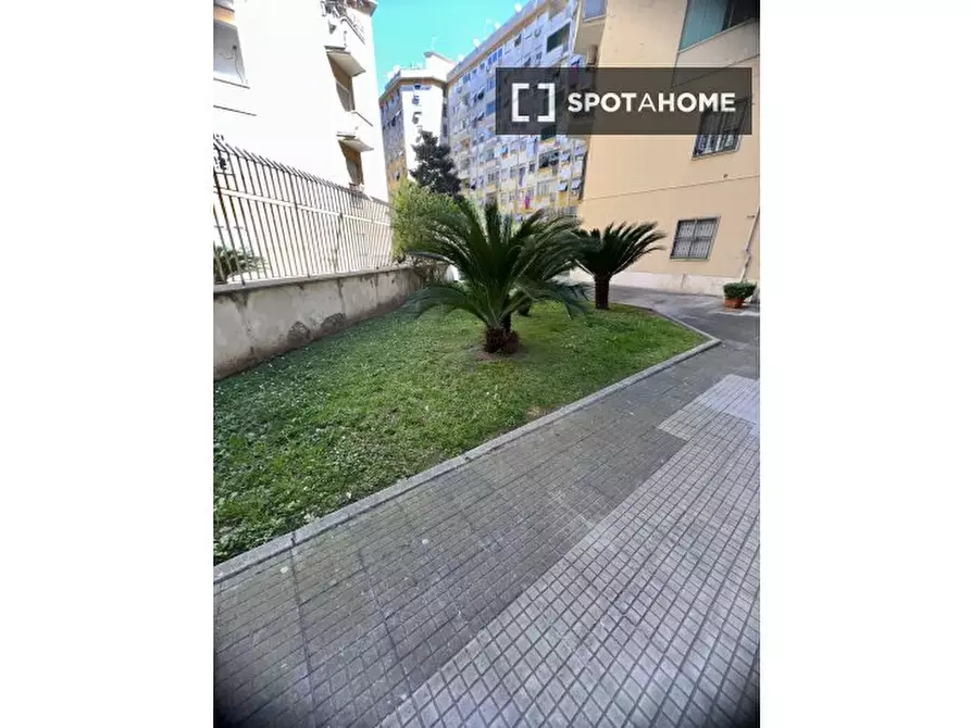 Immagine 18 di Camera condivisa in affitto  in Via Flavio Stilicone a Roma