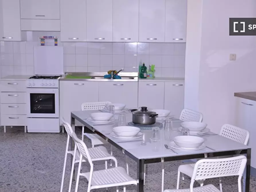 Immagine 4 di Camera condivisa in affitto  in Via Ingurtosu n a Cagliari