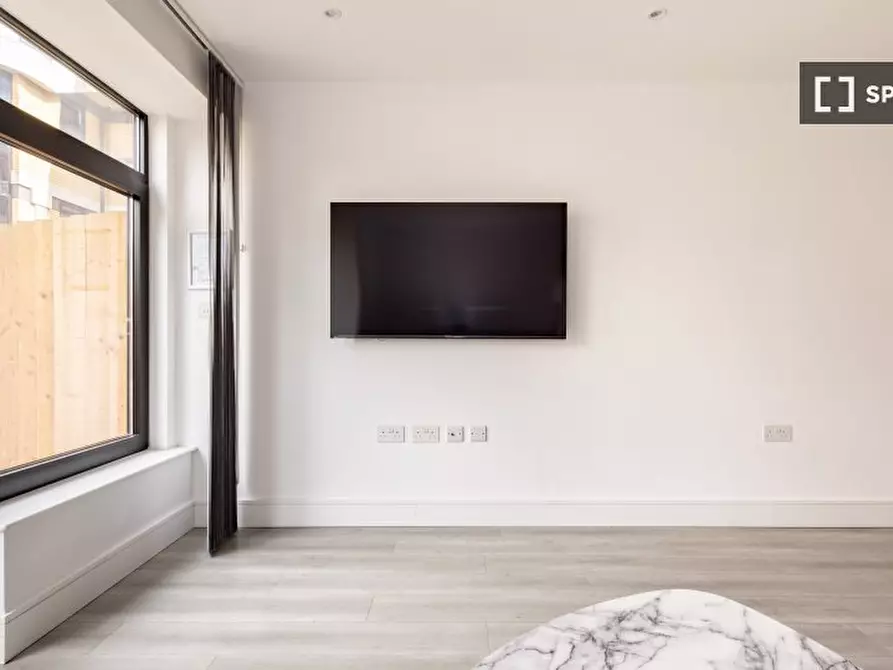 Immagine 15 di Appartamento in affitto  in Harlequin Ave a Hounslow