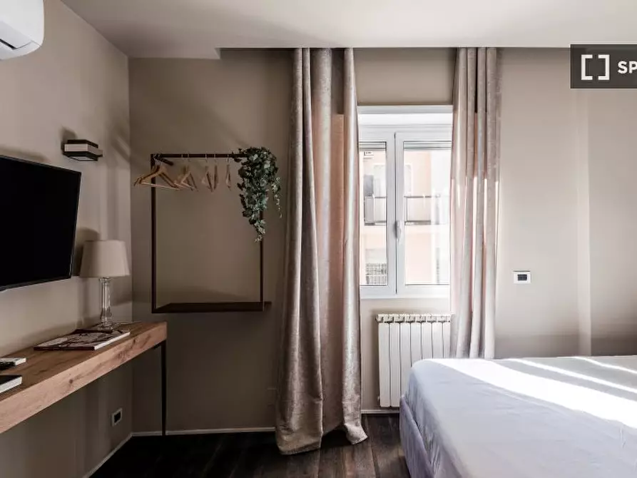 Immagine 14 di Appartamento in affitto  in Via San Tommaso d'Aquino a Roma