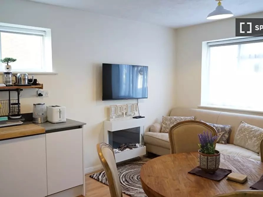 Immagine 1 di Appartamento in affitto  in Lawrie Park Rd a Lewisham