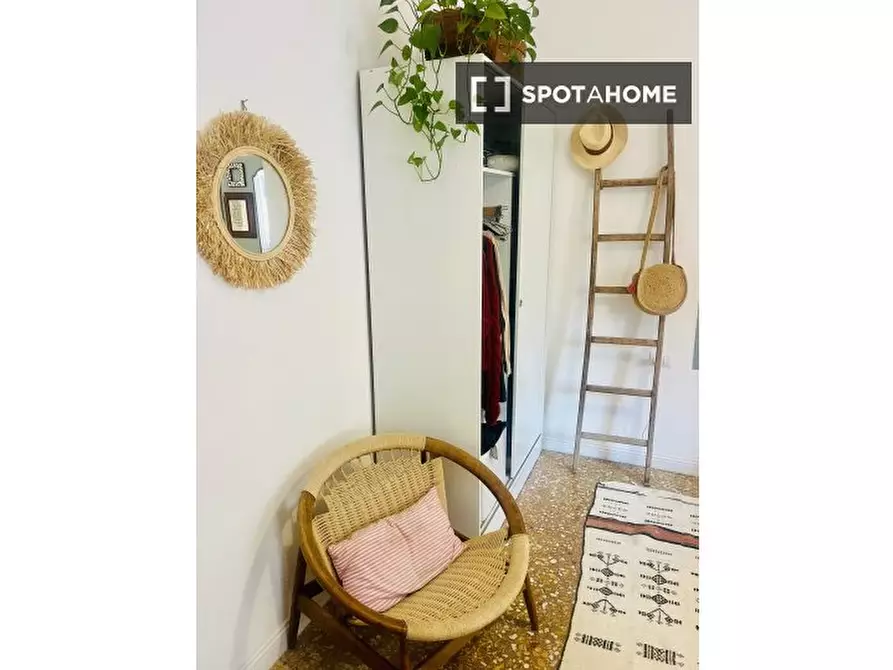 Immagine 3 di Camera condivisa in affitto  in Via Giuseppe Cei a Roma