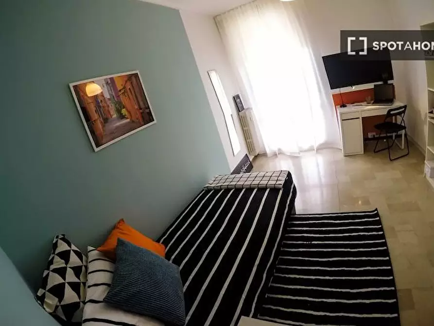 Immagine 1 di Camera condivisa in affitto  in Ambaraga a Brescia