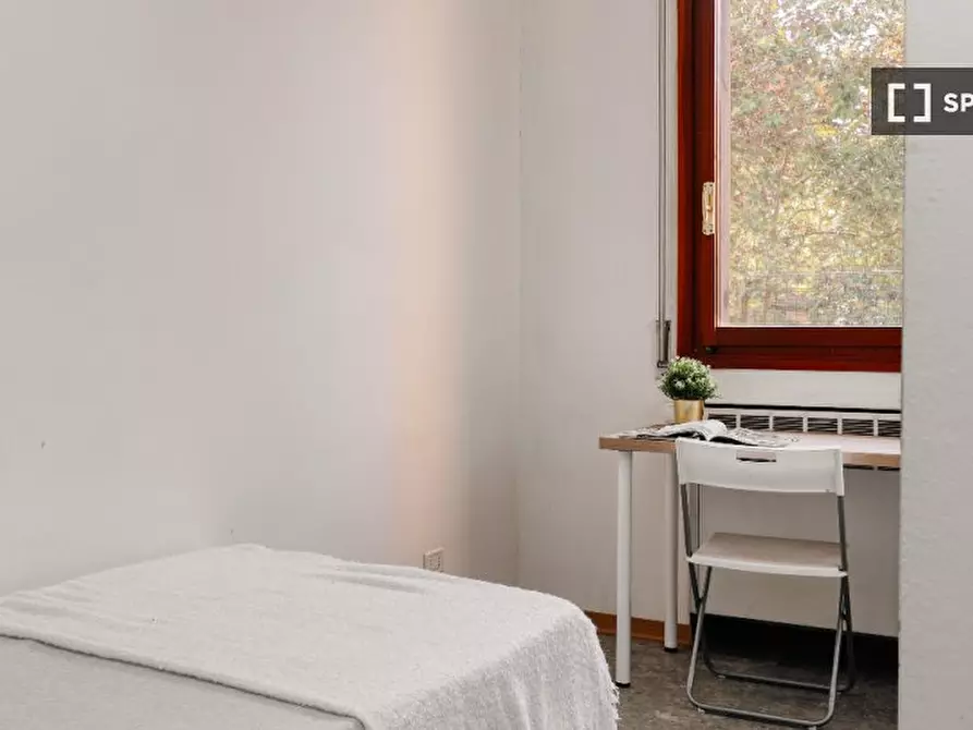 Immagine 3 di Camera condivisa in affitto  in Viale Quirico Filopanti a Bologna