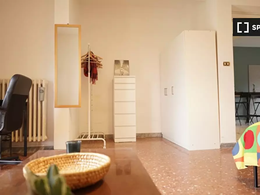 Immagine 3 di Camera condivisa in affitto  in Via Calpurnio Fiamma a Roma