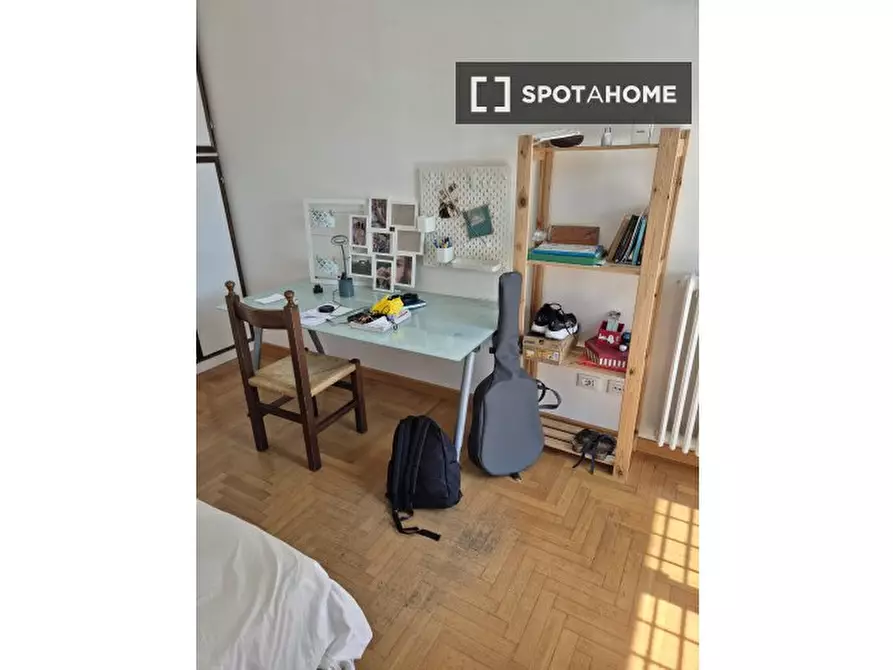 Immagine 4 di Camera condivisa in affitto  in Via Micone di Atene a Roma