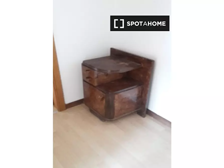 Immagine 3 di Camera condivisa in affitto  in Via Alcide Degasperi a Trento
