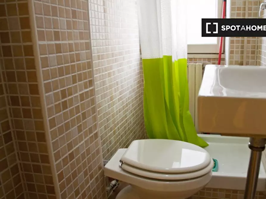 Immagine 17 di Camera condivisa in affitto  in Via Lero, 00144 Roma RM, Italy a Roma