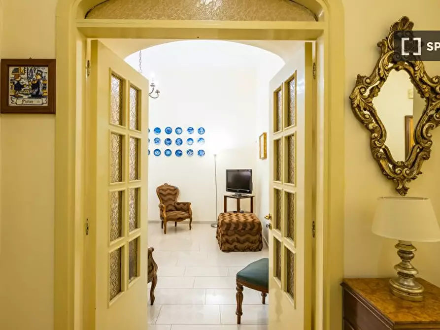Immagine 17 di Appartamento in affitto  in Via Cisterna dell'Olio a Napoli