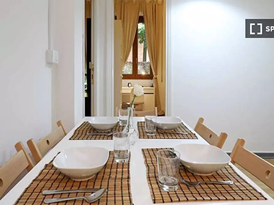 Immagine 10 di Camera condivisa in affitto  in Via dei Giornalisti a Roma