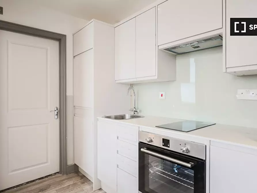 Immagine 7 di Appartamento in affitto  in Nevern Rd a Kensington