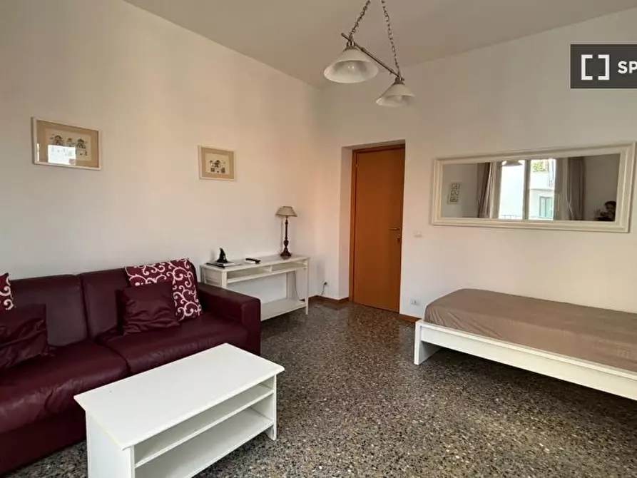 Immagine 3 di Camera condivisa in affitto  in Via Portuense a Roma