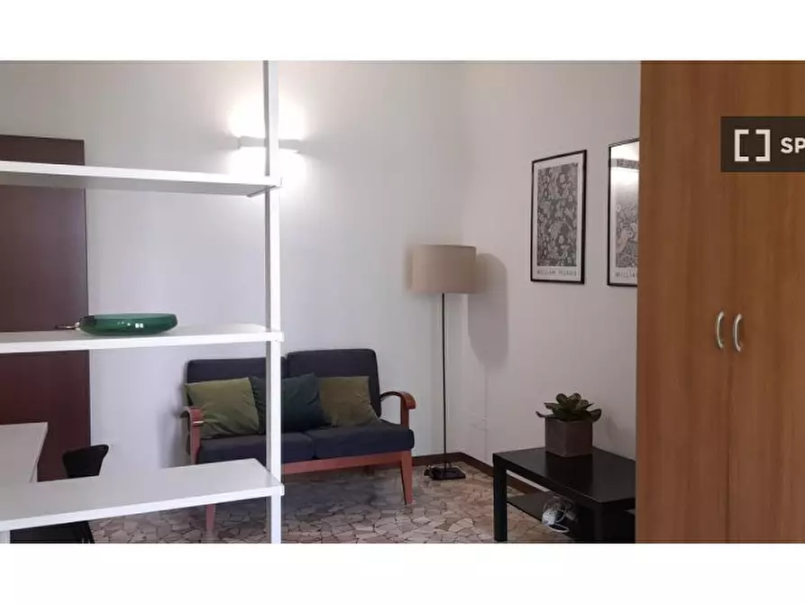 Immagine 5 di Camera condivisa in affitto  in Via Giambellino a Milano