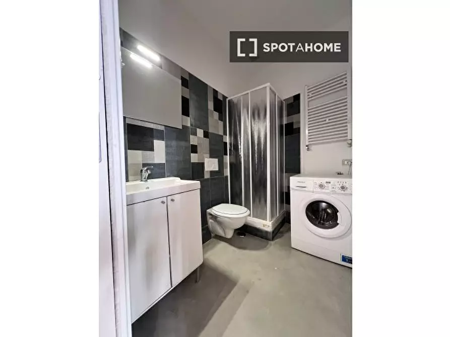 Immagine 1 di Ufficio in affitto  in Via Bagnoregio a Roma