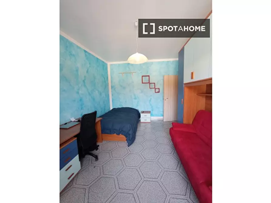 Immagine 2 di Camera condivisa in affitto  in Via Francesco de Sanctis a Milano