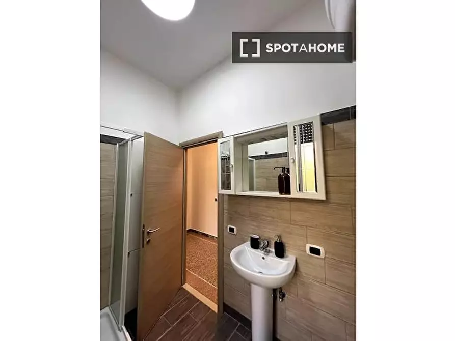 Immagine 13 di Appartamento in affitto  in Via di Santa Maria Mediatrice a Roma