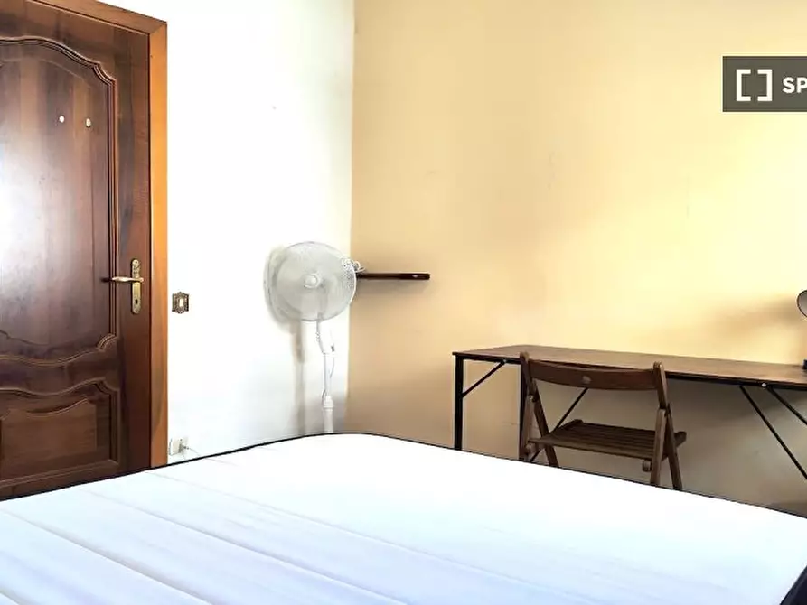 Immagine 3 di Camera condivisa in affitto  in Via Bisentina, 00139 Roma RM, Italy a Roma