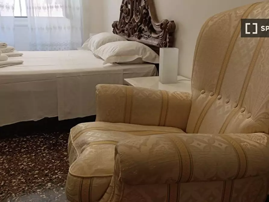 Immagine 18 di Camera condivisa in affitto  in Via Venezia a Genova