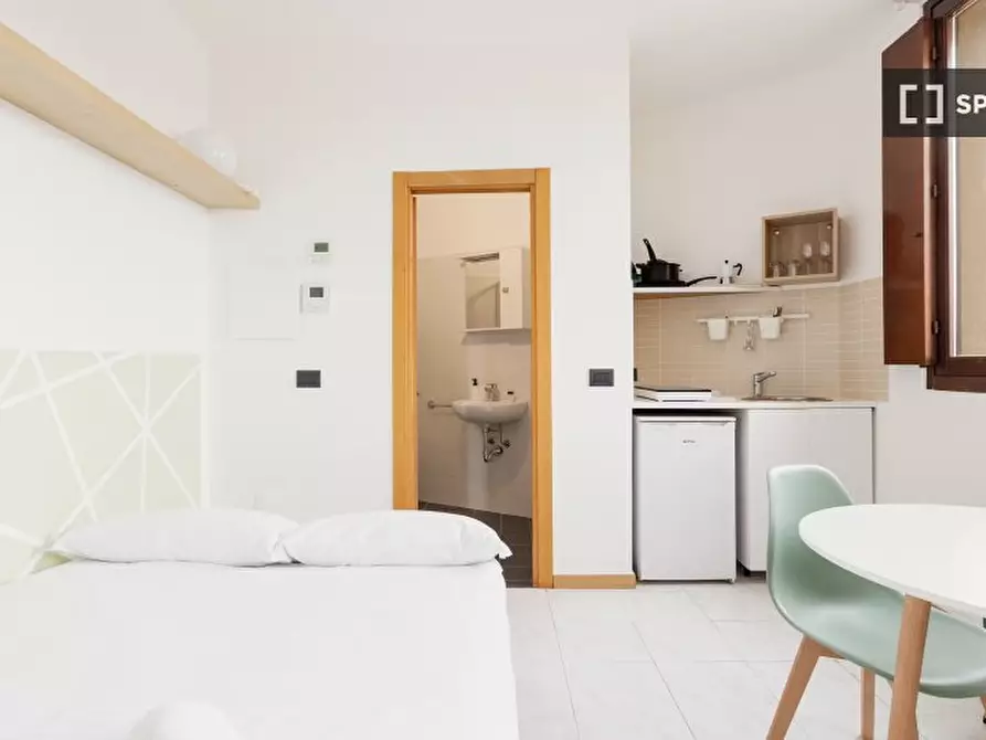 Immagine 4 di Ufficio in affitto  in Corso Magenta a Milano