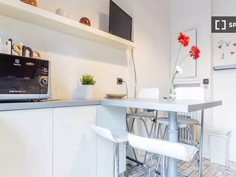 Immagine 11 di Camera condivisa in affitto  in Via Andrea Solari a Milano