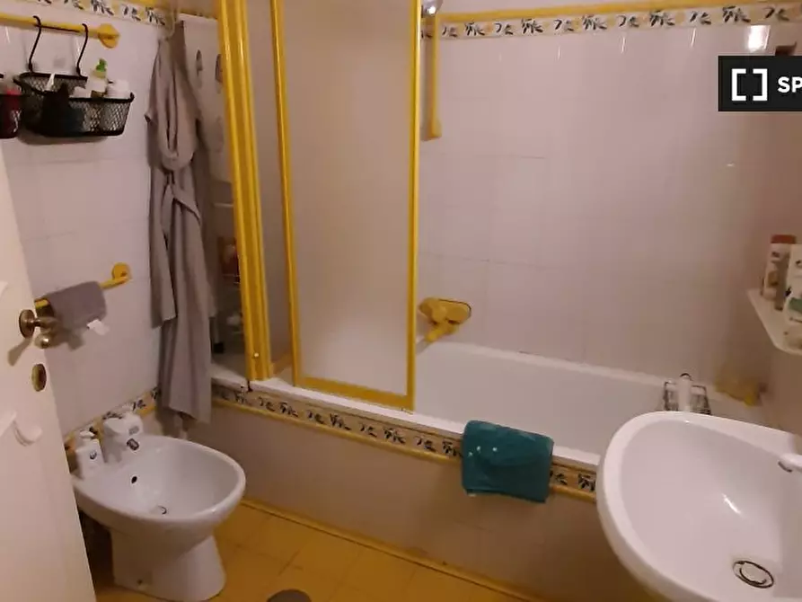 Immagine 5 di Camera condivisa in affitto  in Via S. Lucio, 00165 Roma RM, Italy a Roma