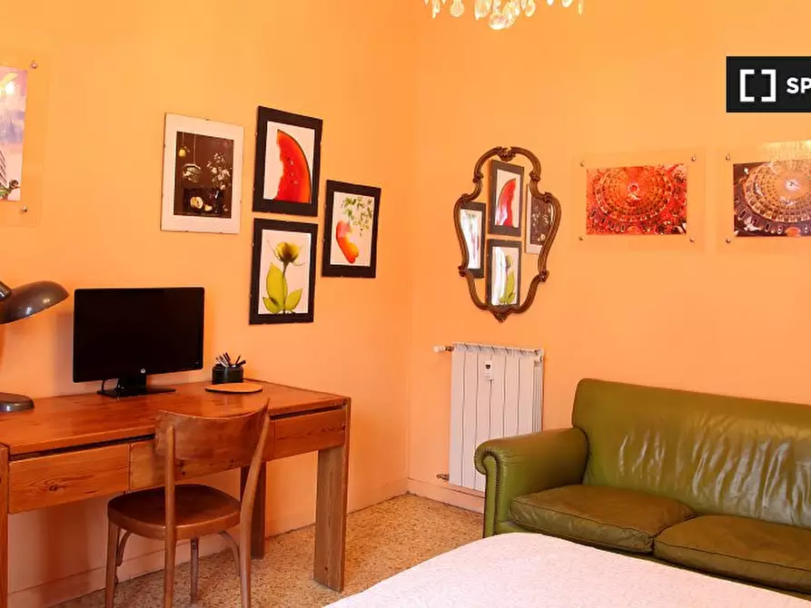 Immagine 3 di Camera condivisa in affitto  in Via Appiano a Roma