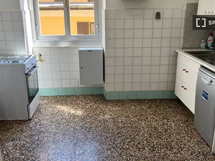 Immagine 5 di Camera condivisa in affitto  in SALITA PIANO DI ROCCA/5 a Genova