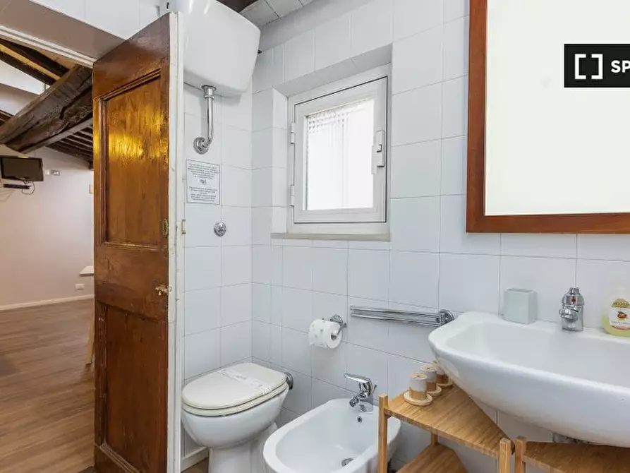 Immagine 19 di Appartamento in affitto  in Vicolo della Cancelleria a Roma