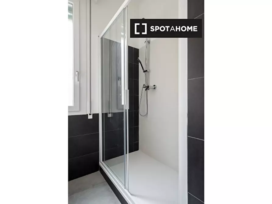 Immagine 14 di Appartamento in affitto  in Via Giovanni Lorenzo Bernini a Bologna