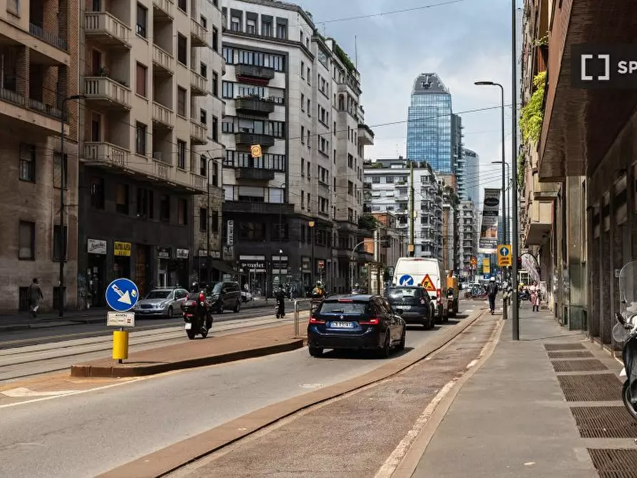 Immagine 16 di Ufficio in affitto  in Via Felice Casati a Milano