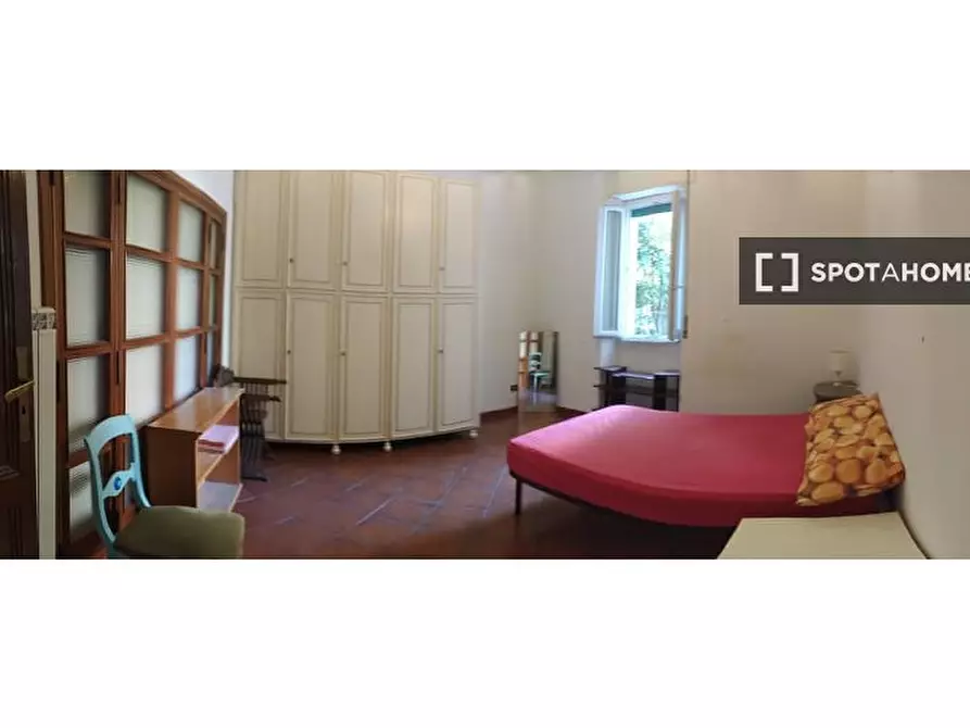 Immagine 1 di Camera condivisa in affitto  in Via Fazio degli Uberti a Roma