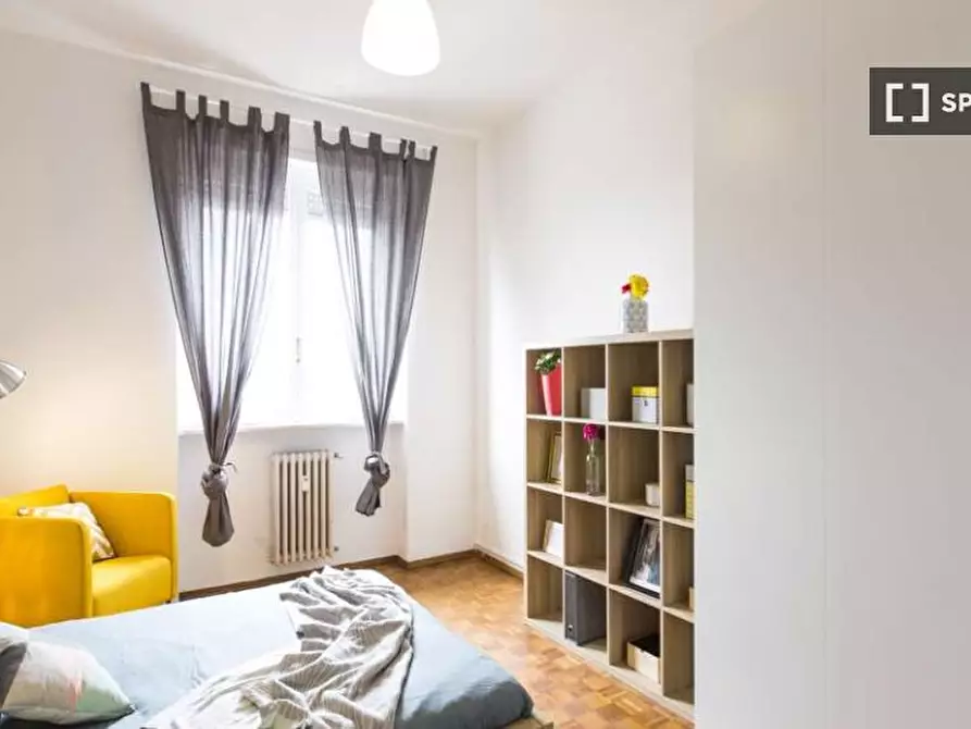 Immagine 2 di Camera condivisa in affitto  in Via dei Mandorli Milan a Monza