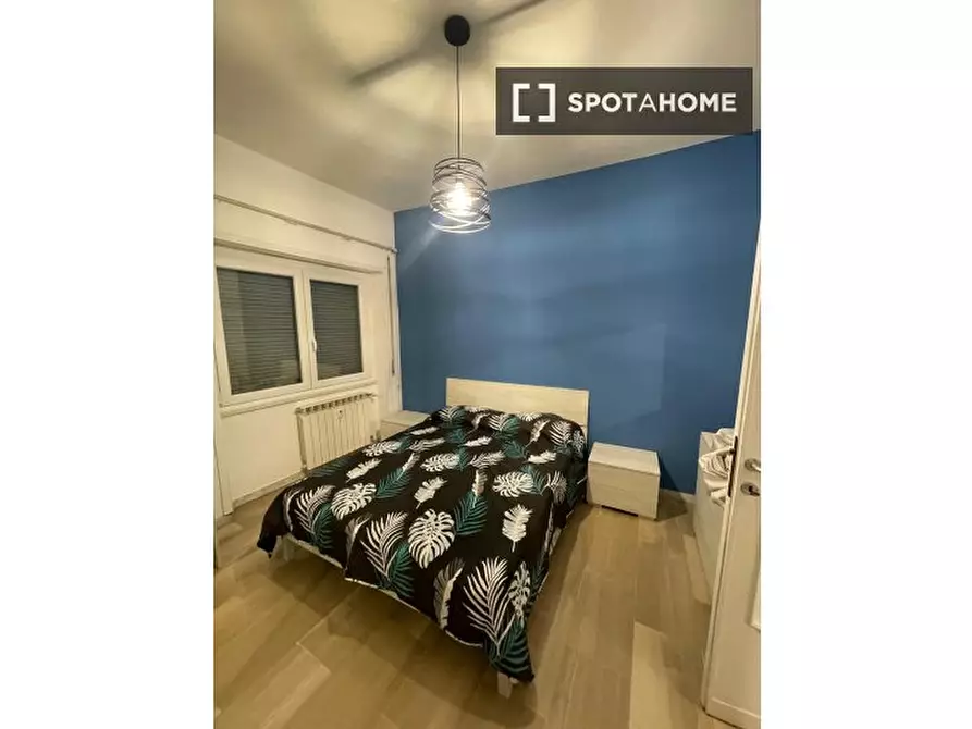 Immagine 2 di Camera condivisa in affitto  in Via di Val Tellina a Roma