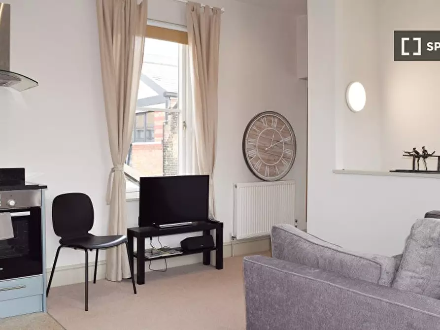 Immagine 2 di Appartamento in affitto  in Galena Road a Hammersmith
