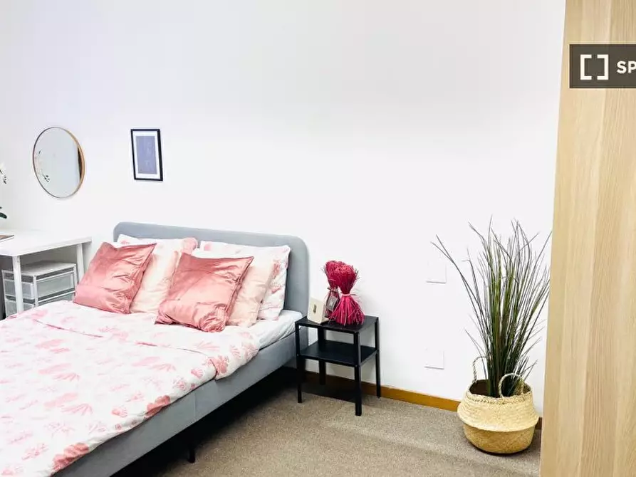 Immagine 3 di Camera condivisa in affitto  in Via Antonio Canova a Milano