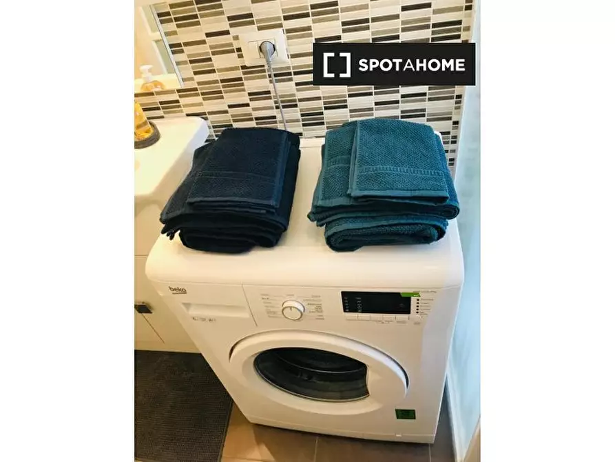 Immagine 8 di Ufficio in affitto  in Via Sebino a Milano