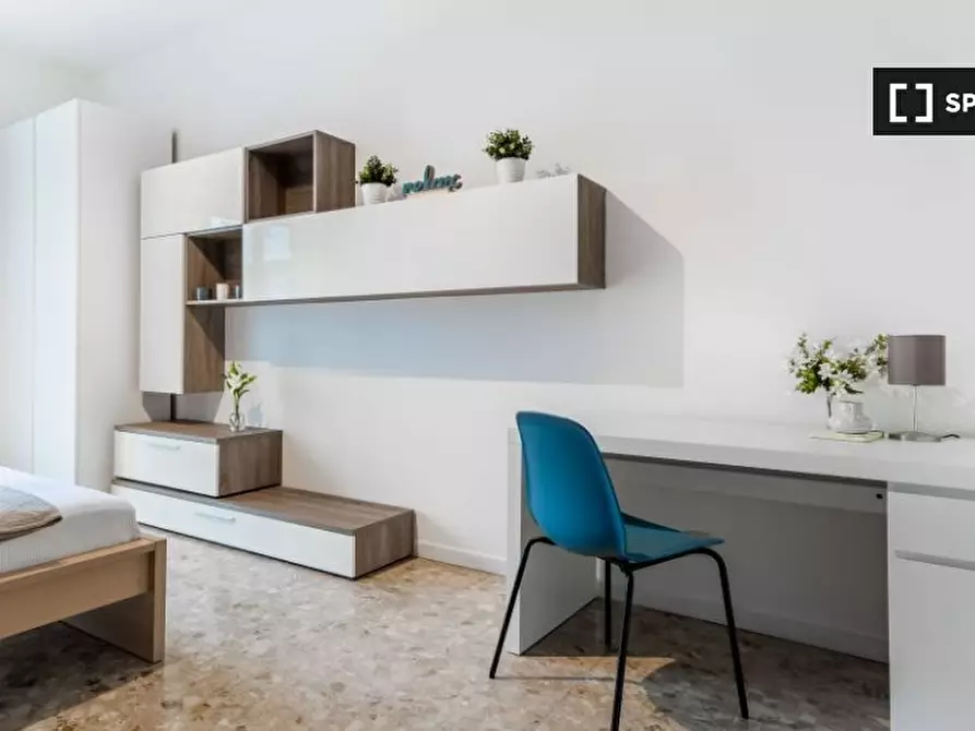 Immagine 9 di Camera condivisa in affitto  in Viale Teodorico a Milano