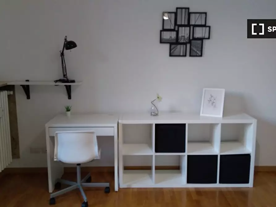 Immagine 3 di Camera condivisa in affitto  in Via Carlo Valvassori Peroni a Milano