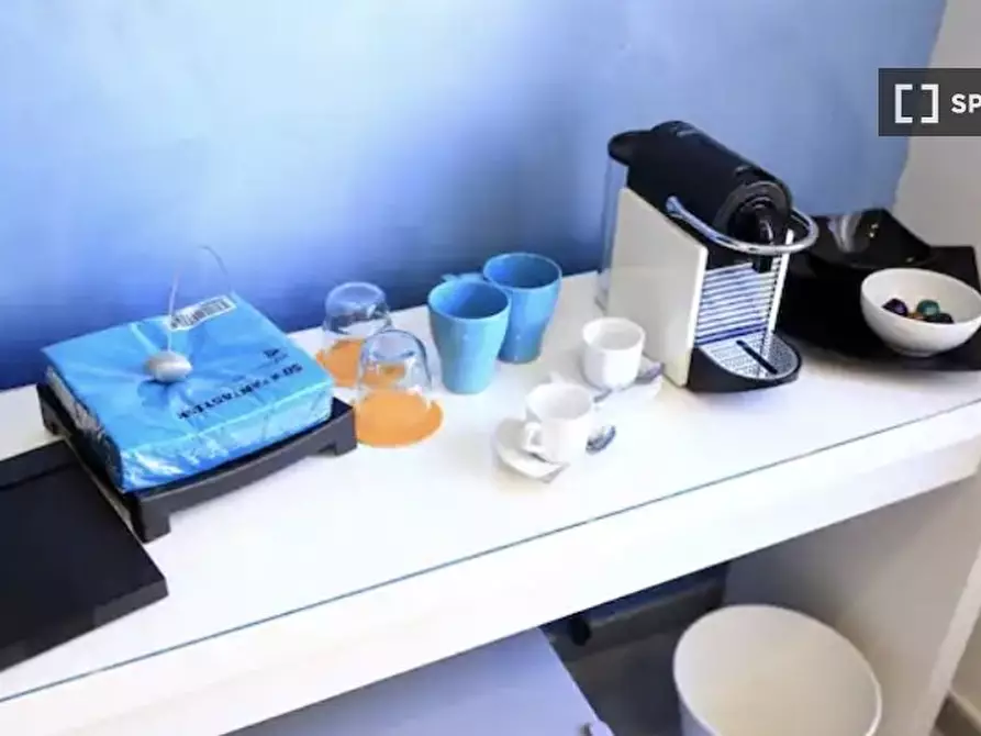 Immagine 3 di Camera condivisa in affitto  in Viale Carlo Felice a Roma