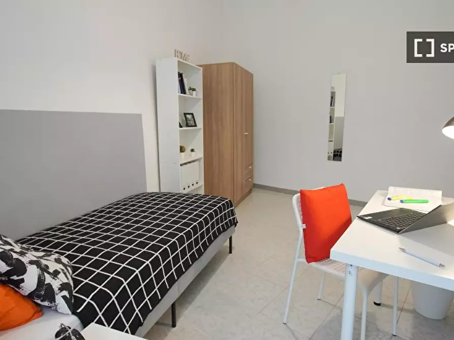 Immagine 3 di Camera condivisa in affitto  in Vico Noce a Napoli