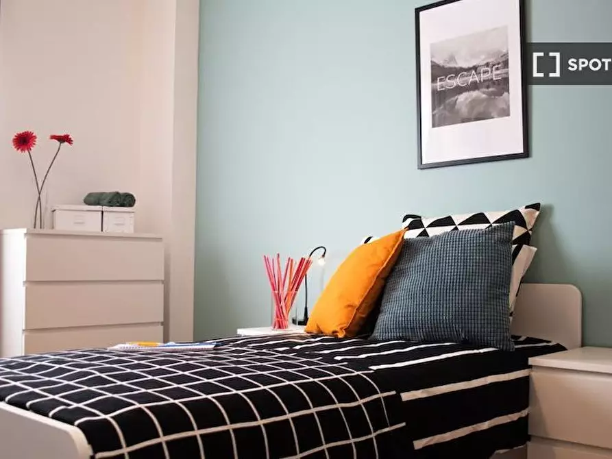 Immagine 2 di Camera condivisa in affitto  in Mantova a Brescia