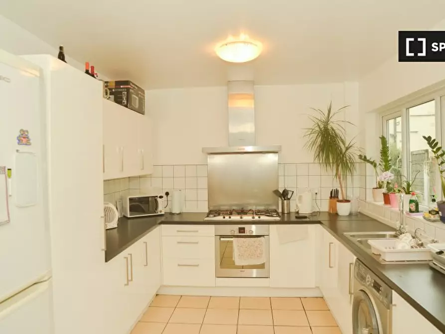 Immagine 8 di Camera condivisa in affitto  in Prince Regent Ln a East Ham