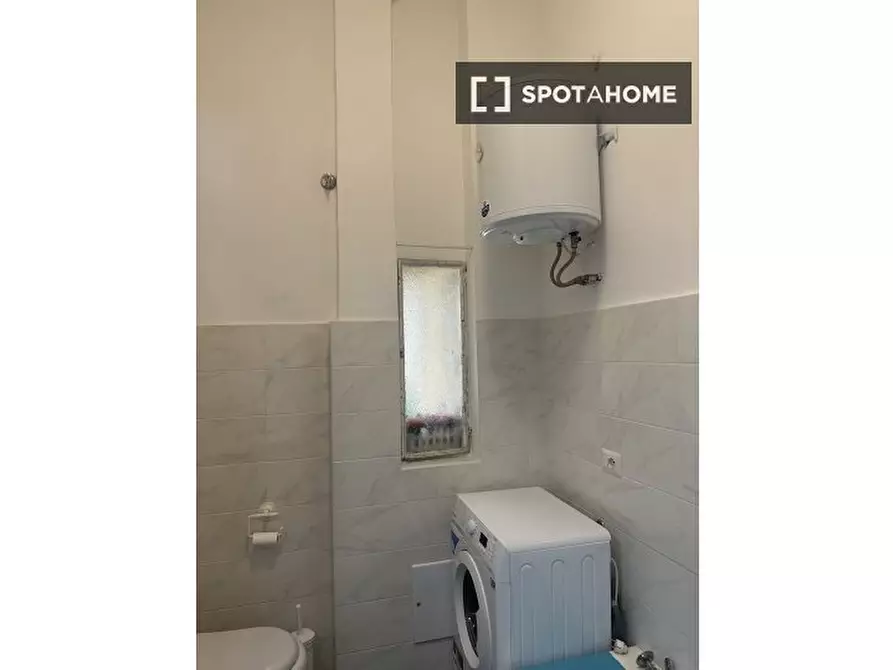 Immagine 13 di Appartamento in affitto  in Via Arezzo a Roma