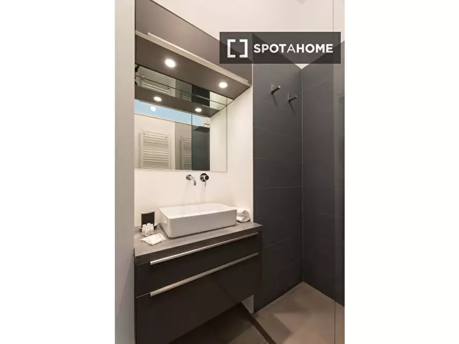 Immagine 5 di Appartamento in affitto  in Via Luigi Porro Lambertenghi a Milano