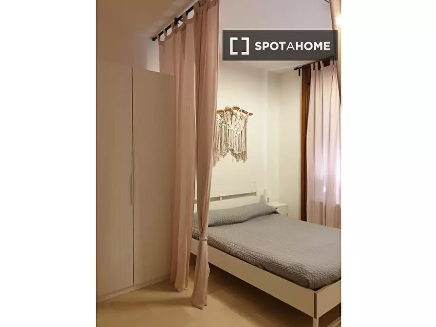 Immagine 10 di Appartamento in affitto  in Via dei Piatti a Milano