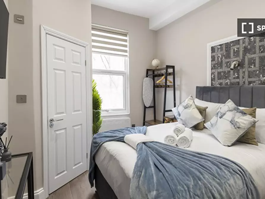 Immagine 3 di Ufficio in affitto  in flat a Tottenham