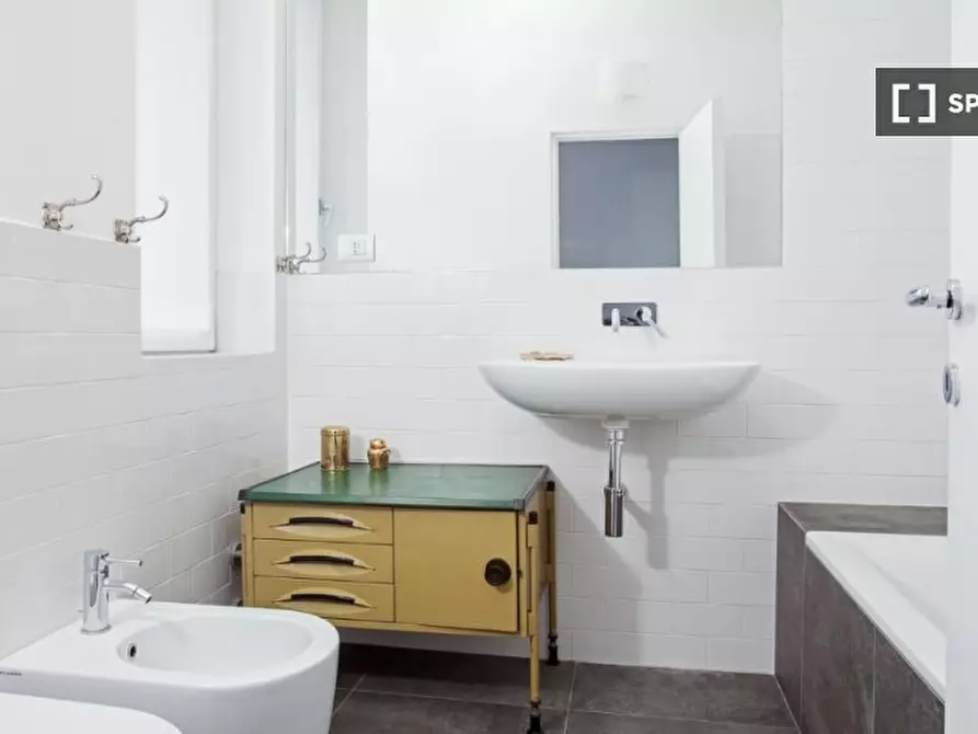 Immagine 13 di Camera condivisa in affitto  in Corso Cristoforo Colombo a Milano